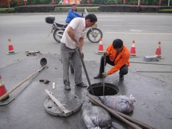 怎么使用马桶疏通泵（怎么使用马桶疏通泵图解）